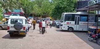 Dholpur: कपड़े उठाने गई किशोरी की छत से गिरकर मौत, शरीर के आर-पार हुए लोहे के सरिए In Dholpur, the teenager died after slipping from the roof and falling on the iron rod