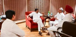 Politics: दिल्ली में पायलट, जयपुर में गहलोत से मिले वेणुगोपाल, मुख्यमंत्री ने ठुकरा दिया सुलह का फॉर्मूला! Politics: congress organisation gs kc venugopal met pilot in delhi and Gehlot in Jaipur for compromises deal