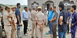 Dungarpur: पुनाली गांव में कल्लाजी मंदिर को चोरों ने बनाया निशाना, 16 किलो चांदी के आभूषण ले गए बदमाश Thieves target Kallaji temple in Dungarpur Punali village