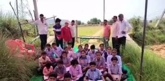 Alwar News: रास्ता खुलवाने की मांग को लेकर स्कूली बच्चों के साथ धरने पर बैठे ग्रामीण, लगाया अतिक्रमण का आरोप Alwar News Villagers sitting on dharna with school children demanding opening of road
