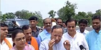 दलित युवती से रेप-मर्डर: BJP महासचिव अरुण सिंह करौली रवाना, दौसा में कहा-गृह मंत्री के नाते इस्तीफा दें गहलोत Dalit girl rape murder case BJP National General Secretary Arun Singh left for Karauli says CM Gehlot resign