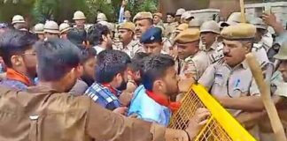 जाेधपुर गैंगरेप मामला: आरोपियों का नाम ABVP से जोड़ने पर कार्यकर्ता नाराज, बोले- डीसीपी को मांगनी होगी माफी ABVP workers protest over Jodhpur gangrape case