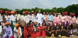 Rajasthan: CM गहलोत ने चुनाव से पहले खेला आदिवासी कार्ड, सात जनजाति रेजिडेंशियल स्कूल खुलेंगे Rajasthan CM Gehlot played tribal card before elections seven tribal residential schools will open