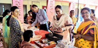 राखी बेचकर प्रफुल्लित हुए विमंदित बच्चे राखी बेचकर प्रफुल्लित हुए विमंदित बच्चे Rajasthan News,Jodhpur News, Jodhpur Crime, राखी बेचकर प्रफुल्लित हुए विमंदित बच्चे राखी बेचकर प्रफुल्लित हुए विमंदित बच्चे Rajasthan News,Jodhpur News, Jodhpur Crime,