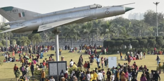 जनेश्वर मिश्र पार्क में गार्डों ने प्रेमी-प्रेमिका को डंडे से पीटा, गोमती नगर थाने में दर्ज हुआ केस – 24×7 Khabre Fatafat जनेश्वर मिश्र पार्क में गार्डों ने प्रेमी-प्रेमिका को डंडे से पीटा, गोमती नगर थाने में दर्ज हुआ केस - 24x7 India News