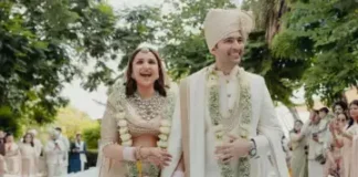 सिर पर लंबा सा दुपट्टा ओढ़ परिणीति ने स्टेज पर मारी एंट्री, चुनरी पर लिखे खास शब्द ने खींचा लोगों का ध्यान – 24×7 Khabre Fatafat सिर पर लंबा सा दुपट्टा ओढ़ परिणीति ने स्टेज पर मारी एंट्री, चुनरी पर लिखे खास शब्द ने खींचा लोगों का ध्यान - 24x7 India News