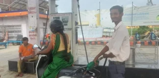पेट्रोल-डीजल रेट: नवरात्र के दूसरे दिन सबसे सस्ता तेल 80 रुपये प्रति लीटर के नीचे – 24×7 Khabre Fatafat पेट्रोल-डीजल रेट: नवरात्र के दूसरे दिन सबसे सस्ता तेल 80 रुपये प्रति लीटर के नीचे - 24x7 India News