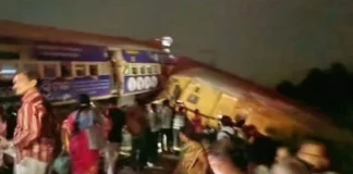 आंध्र प्रदेश के विजयानगरम में ट्रेन हादसा, पटरी से उतरीं कई बोगियां,अफरातफरी का महोल… – 24×7 Khabre Fatafat आंध्र प्रदेश के विजयानगरम में ट्रेन हादसा, पटरी से उतरीं कई बोगियां,अफरातफरी का महोल... - 24x7 India News