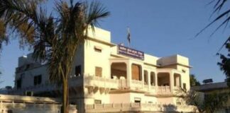 ट्रक चालक ने लगाया पुलिस कांस्टेबलों पर मारपीट और रुपए चुराने का आरोप ट्रक चालक ने लगाया पुलिस कांस्टेबलों पर मारपीट और रुपए चुराने का आरोप Rajasthan News,Jodhpur News, Jodhpur Crime, मादक पदार्थ तस्करी का आरोपी एक साल के लिए निरूद्ध मादक पदार्थ तस्करी का आरोपी एक साल के लिए निरूद्ध Rajasthan News,Jodhpur News, Jodhpur Crime,