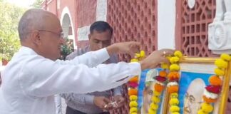रेलवे ने गांधी-शास्त्री जयंती पर दी पुष्पांजलि रेलवे ने गांधी-शास्त्री जयंती पर दी पुष्पांजलि Rajasthan News,Jodhpur News, Jodhpur Crime, रेलवे ने गांधी-शास्त्री जयंती पर दी पुष्पांजलि रेलवे ने गांधी-शास्त्री जयंती पर दी पुष्पांजलि Rajasthan News,Jodhpur News, Jodhpur Crime,