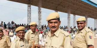 सो रही पांच साल की मासूम को रेलवे स्टेशन से उठाकर की दरिंदगी, बच्ची ने होश आने पर मां को बताई आपबीती – 24×7 Khabre Fatafat सो रही पांच साल की मासूम को रेलवे स्टेशन से उठाकर की दरिंदगी, बच्ची ने होश आने पर मां को बताई आपबीती - 24x7 India News