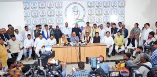पूर्व सांसद ने थामा कांग्रेस का हाथ, बोले- सपा सिद्धांत से भटकी – 24×7 Khabre Fatafat पूर्व सांसद ने थामा कांग्रेस का हाथ, बोले- सपा सिद्धांत से भटकी - 24x7 India News